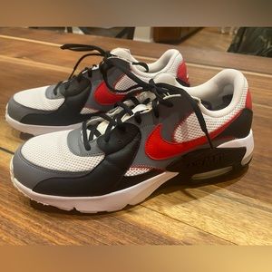 Nike men’s Air Max Excess “White/Univeristy Red” size 13 (CZ9204-100)